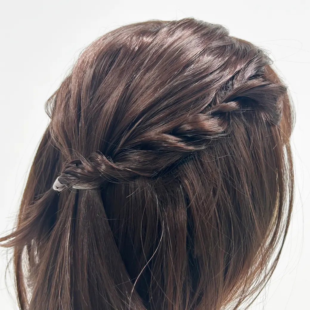 エルサ風、ハート三つ編み 卒園式、入学式の簡単ヘアアレンジ3選 アレンジ自在のロングヘア編 結婚式などハレの日にも！HugKum はぐくむ