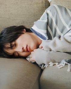 道枝駿佑の寝顔画像まとめ！ブサイクでヤバい寝顔から天使レベルまで12枚Wow Parfait