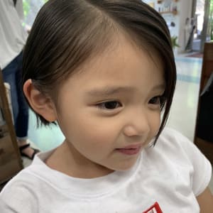 ヘアカットキッズヘアハンサムショート女の子ショートショートヘアショートカット女の子女の子ヘア女の子髪型子どもの髪型チョッキンズキッズ専用サロンキッズカットママリ女の子ママかわいいおしゃれ