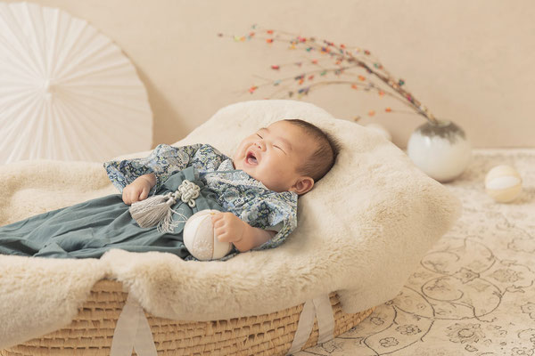 お宮参り・百日祝い・お食い初めの写真撮影写真館ならスタジオキャラット