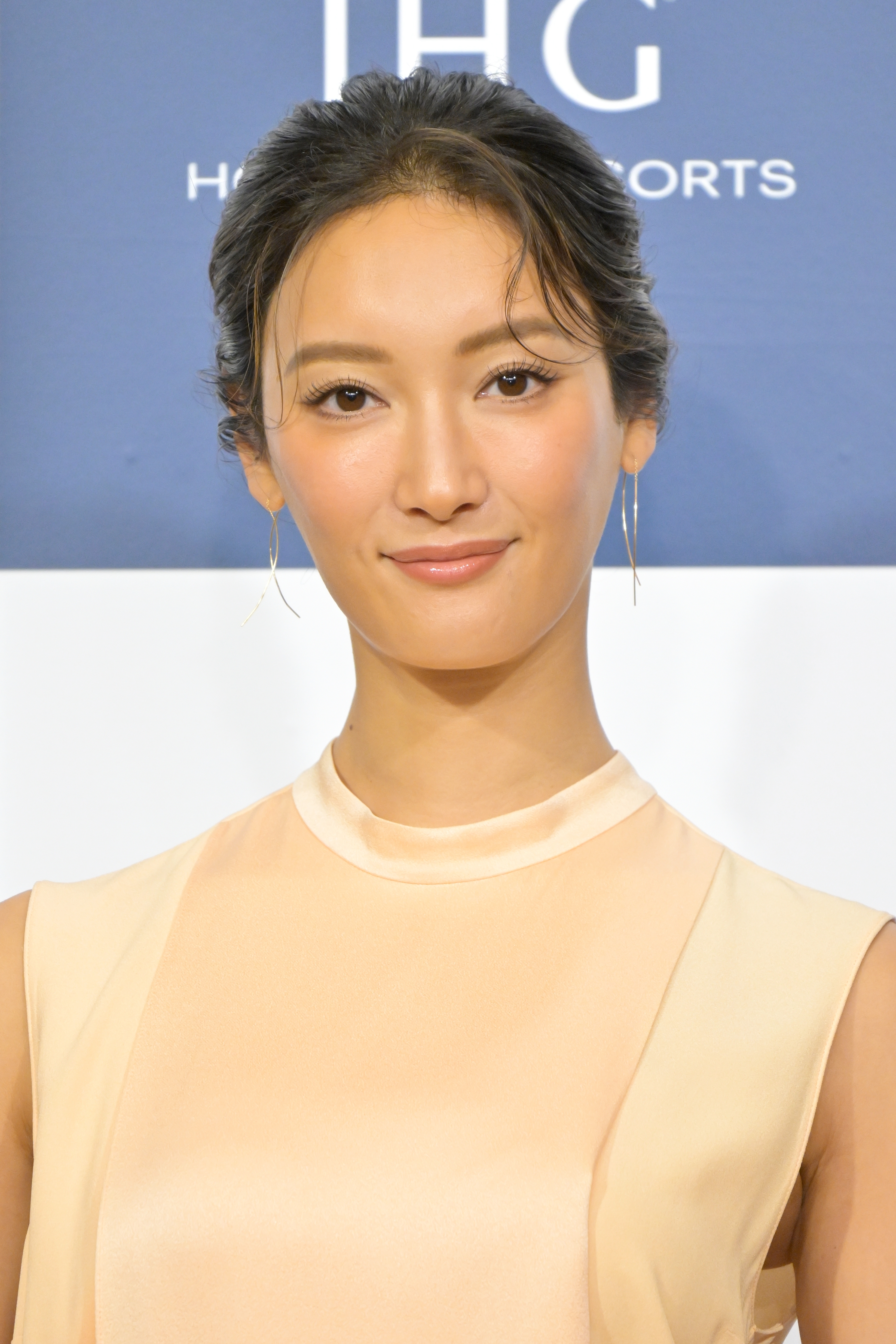 菜々緒のジョーカー姿が衝撃！「怖すぎ」「もはや誰」シネマトゥデイ