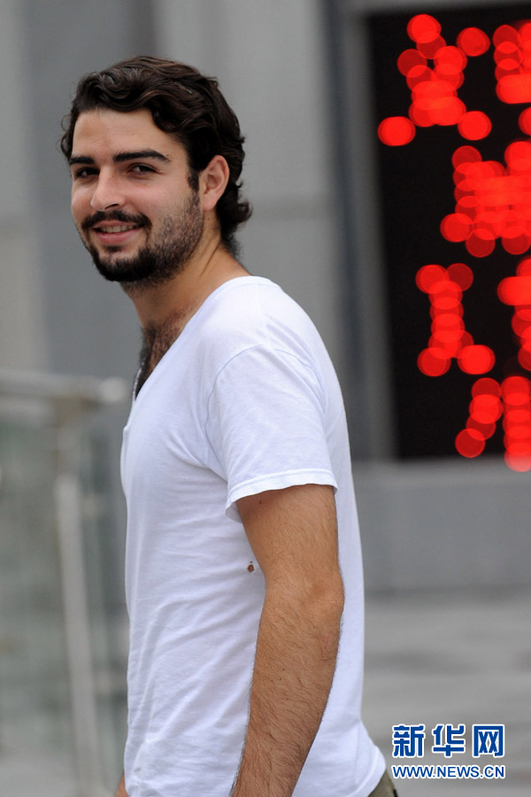 メキシコシティメキシコ旅行記 恰幅の良いヒゲの男Photo by awazo.com