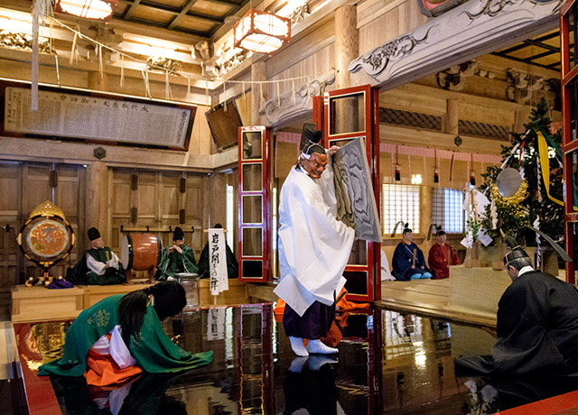 神女神楽を奉納 熱海・来宮神社例大祭：中日新聞しずおかWeb