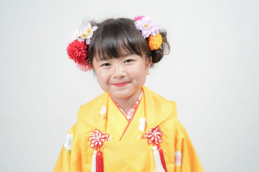 3歳の七五三 女の子の和装・洋装ヘアアレンジ11選ヘアメイクの相場や注意点もまるわかり - 七五三,成人式,フォトウエディングの撮影なら阿部写真舘茨城 プレイアトレ土浦店へお任せ