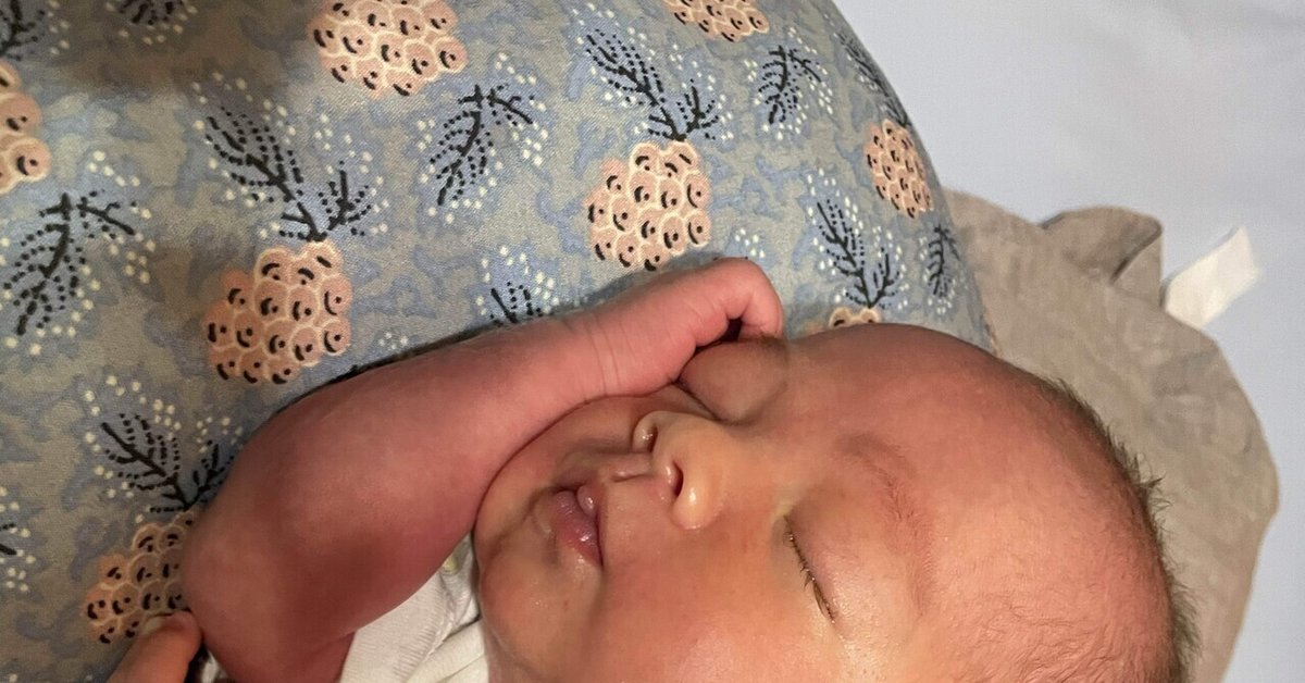 睡眠BGM 赤ちゃんを10分で眠らせる快眠オルゴール ♫ ♫ 赤ちゃん 子守唄 ♫ ♫ 赤ちゃん 胎内音