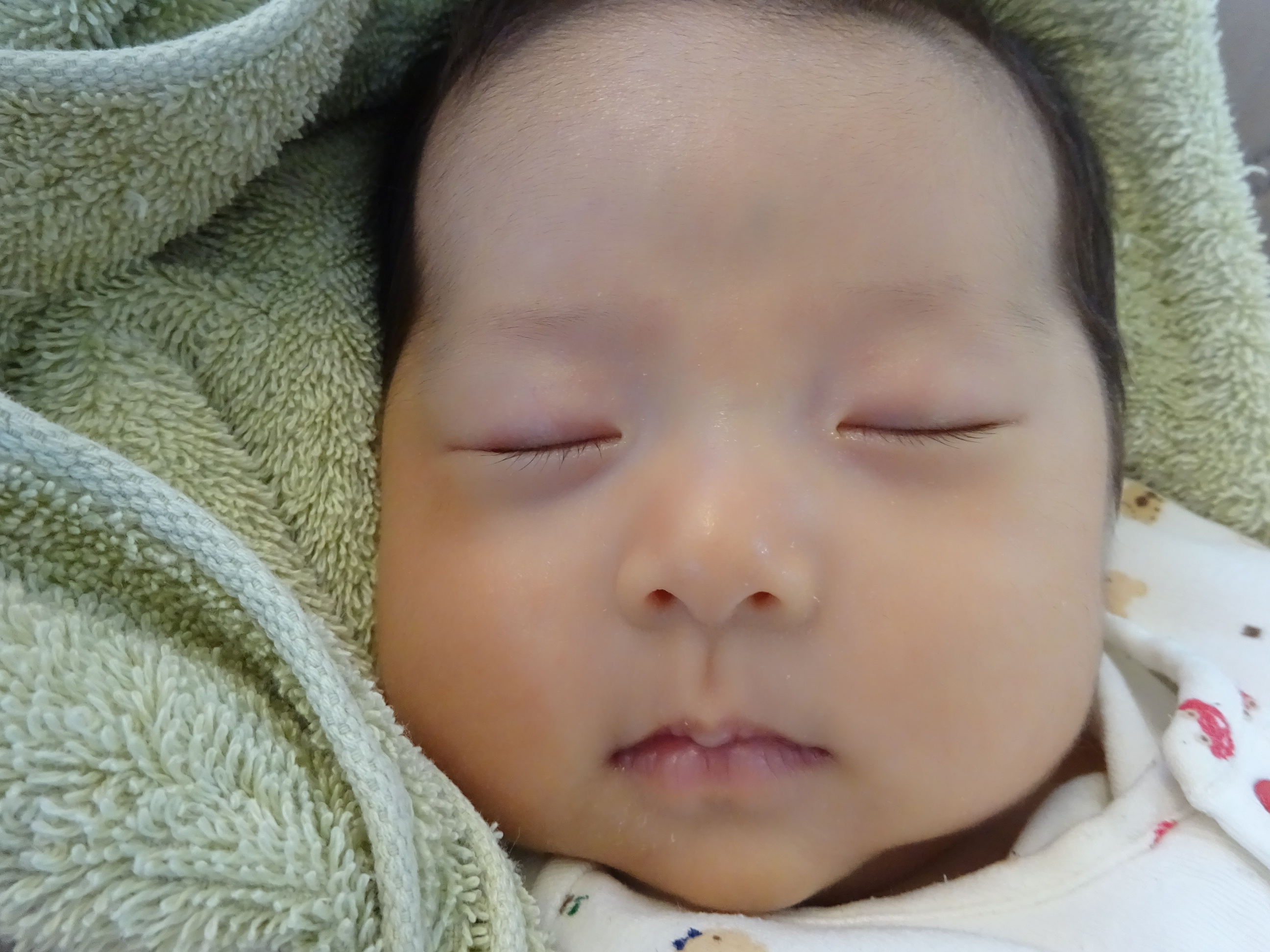 赤ちゃんの「天使の寝顔」が持つパワーは無限大！ ママの体験談 ベビーカレンダ