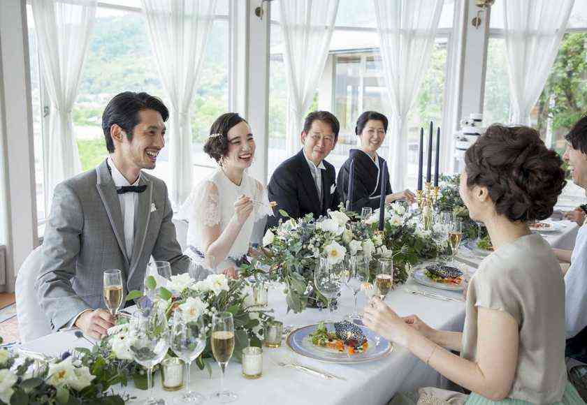 教員の結婚のタイミングとは！年度末が一番ベストなの？ブライダルフェアから始まる結婚式の悩みを解決するサイト