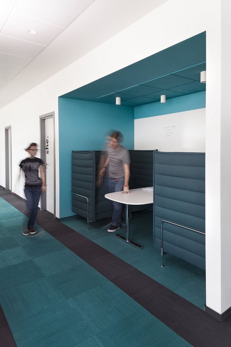 ファミレスブース ファミレス席 のメリット・デメリットとは？オフィス移転で人気のレイアウトを解説 2025年4月最新- ハイッテ by株式会社IPPO