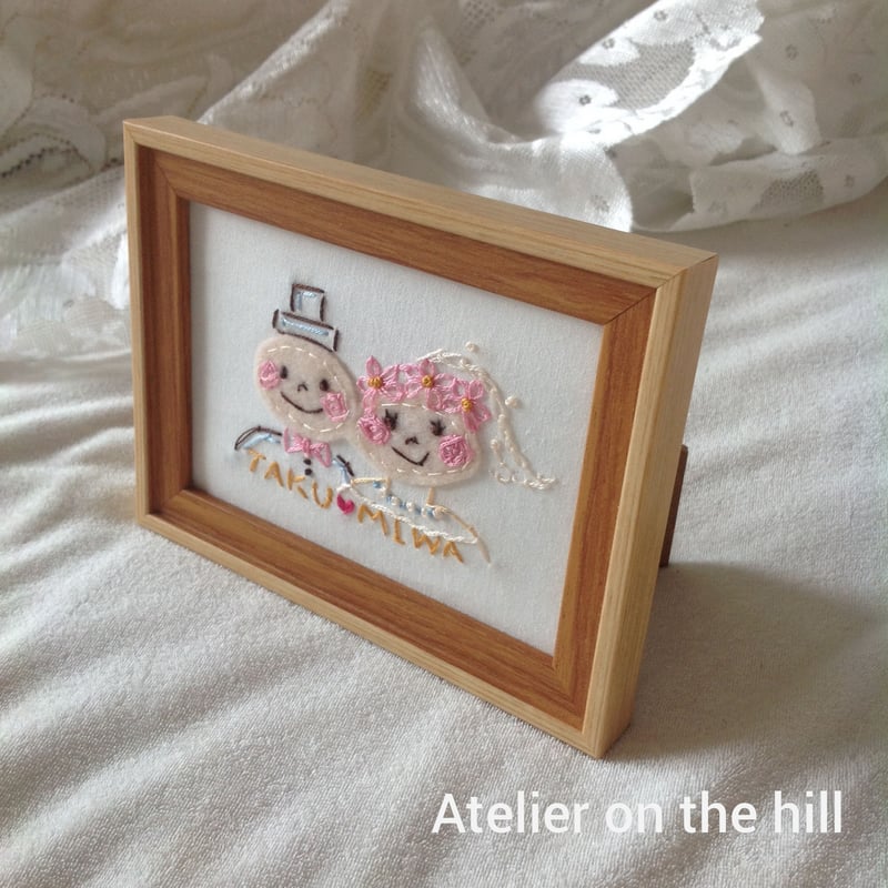 楽天市場 オーダー刺繍名入れハンカチペア コットン レース＆ノンレース ＆ギフトBOX コットン100% 日本製 オリジナル イニシャル メッセージ白 ホワイト 結婚式 披露宴 パーティー 花嫁 花婿 ウェディング 結婚祝い プレゼント 内祝い 結婚記念日 シンプル 推し活