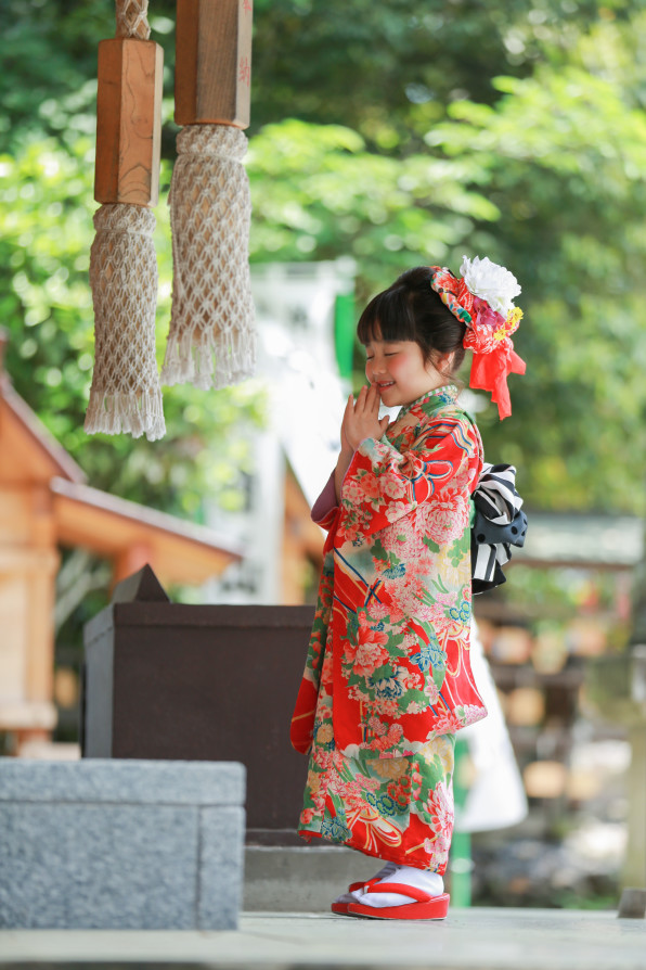 9万人に聞いた！愛知 七五三に人気の神社 TOP10 🙇‍♀️DMで送っていただく 七五三の経験談をシェアしきれないのでぜひコメントに書いていただけると嬉しいです😭✨ 何万人もの方が参考になります‼️🥹🩷 🥇熱田神宮 名古屋市熱田区🥈塩竈神社 名古屋市天白