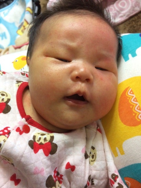 どれも秀逸過ぎる！」編集部が厳選！赤ちゃんの『クセすご寝相』フォトをご紹介ベビーカレンダ