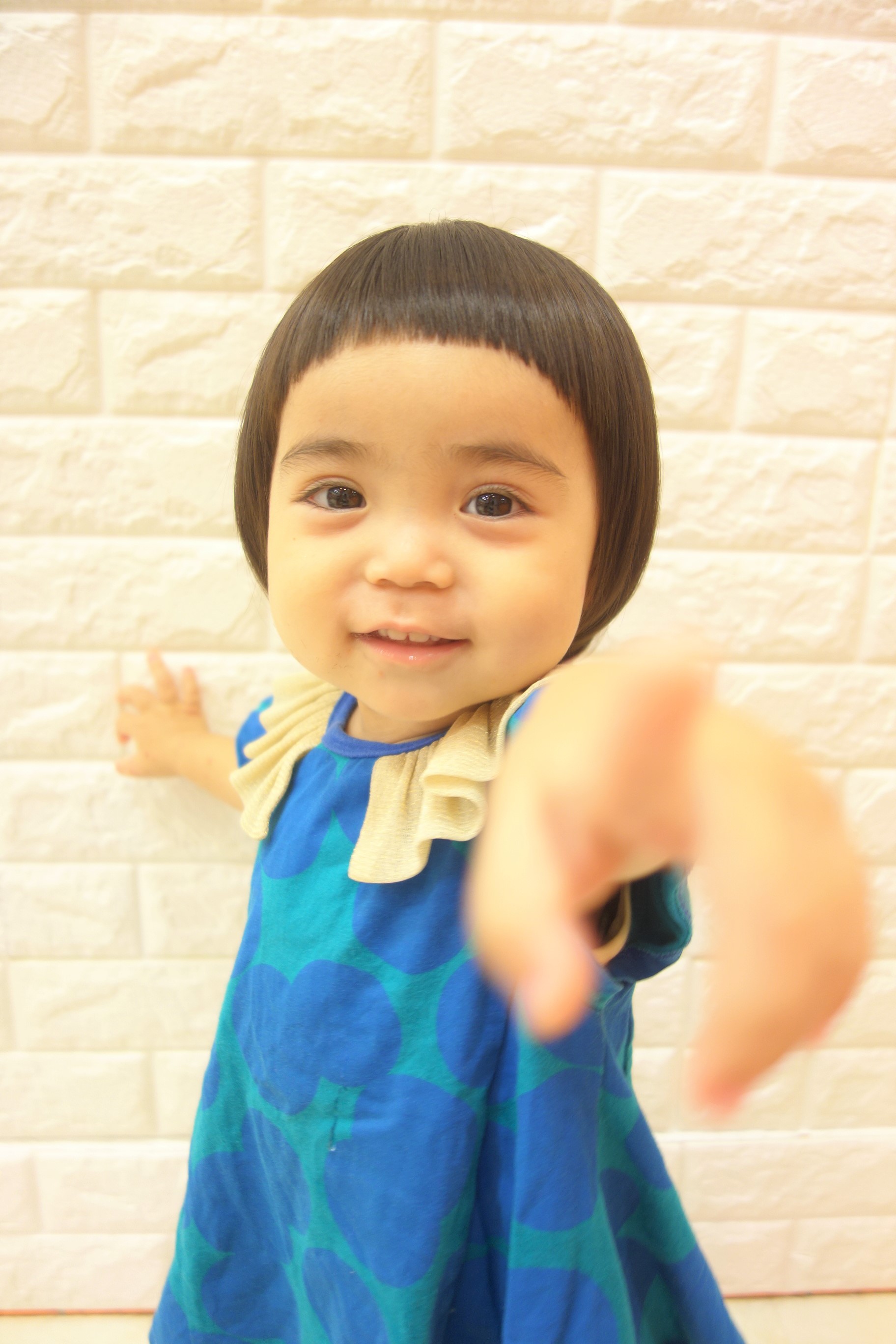 キッズカット 女の子 ボブ豊中市・桃山台の美容室・ネイルサロン onico オニコキッズルーム完備