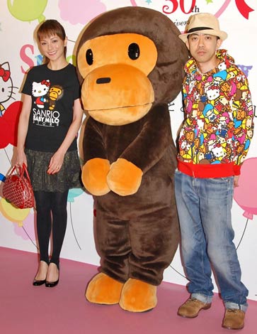 ◇牧瀬里穂＆白石みきの破顔ツーショット 写真複数 ：中日スポーツ・東京中日スポーツ