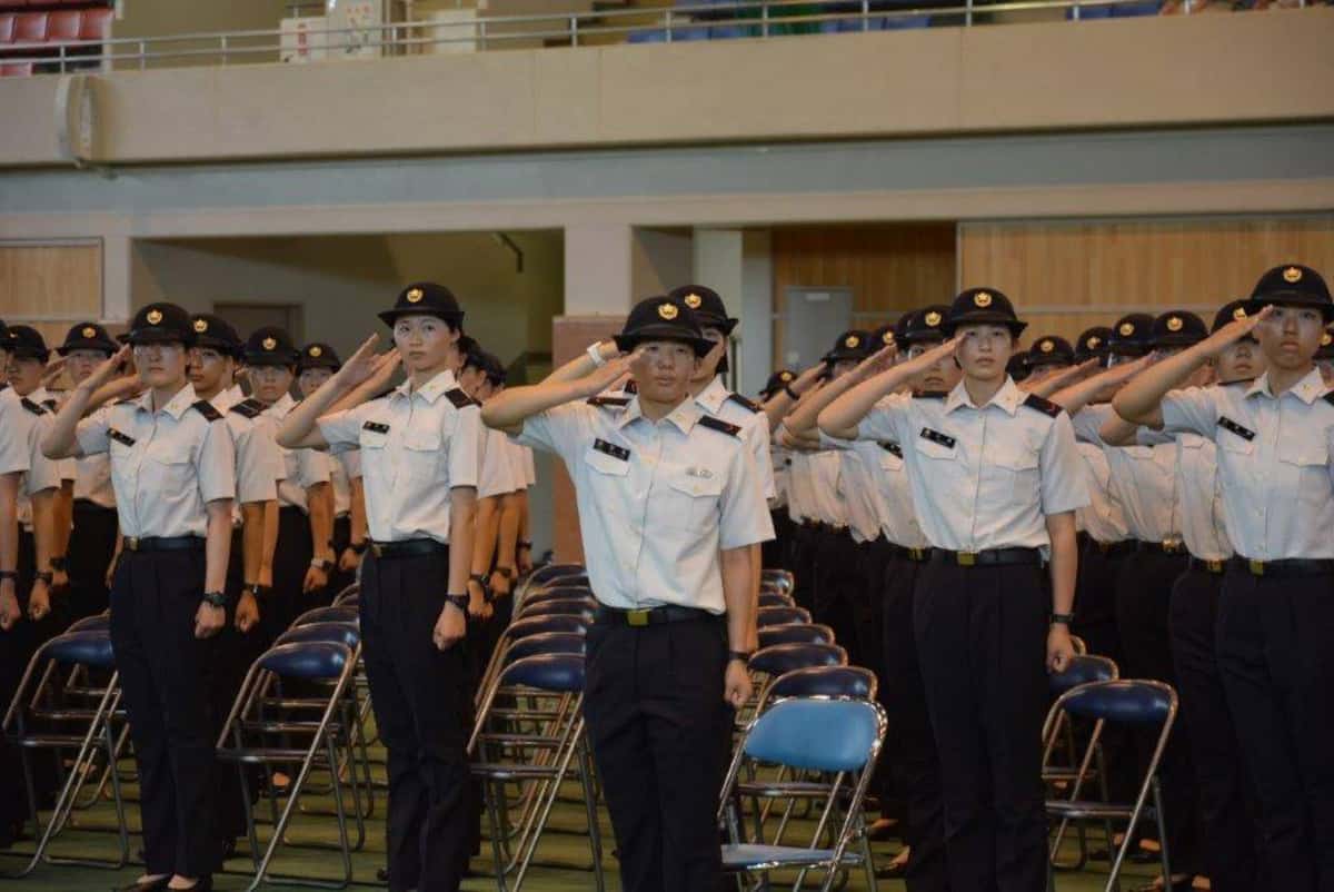 画像・写真「海上自衛官」初の写真集発売 “歌姫”三宅由佳莉も紹介 6枚目オリコンニュース ORICON NEWS