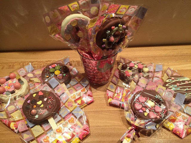 世の小学生ママへ捧ぐ 友チョコのお返し ラッピング次第で、手作りしなくても可愛い♡ラッピングの方法・アイデア暮らしニスタ