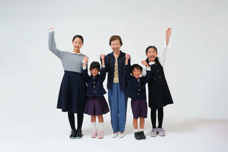 8 件の「家族写真」のアイデアを今すぐ保存赤ちゃん 家族写真、赤ちゃんの写真撮影、家族写真のポーズ など