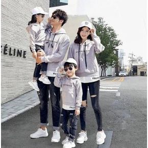 夏ぶりのディズニー✨ 家族KITHでリンクコーデ🤍