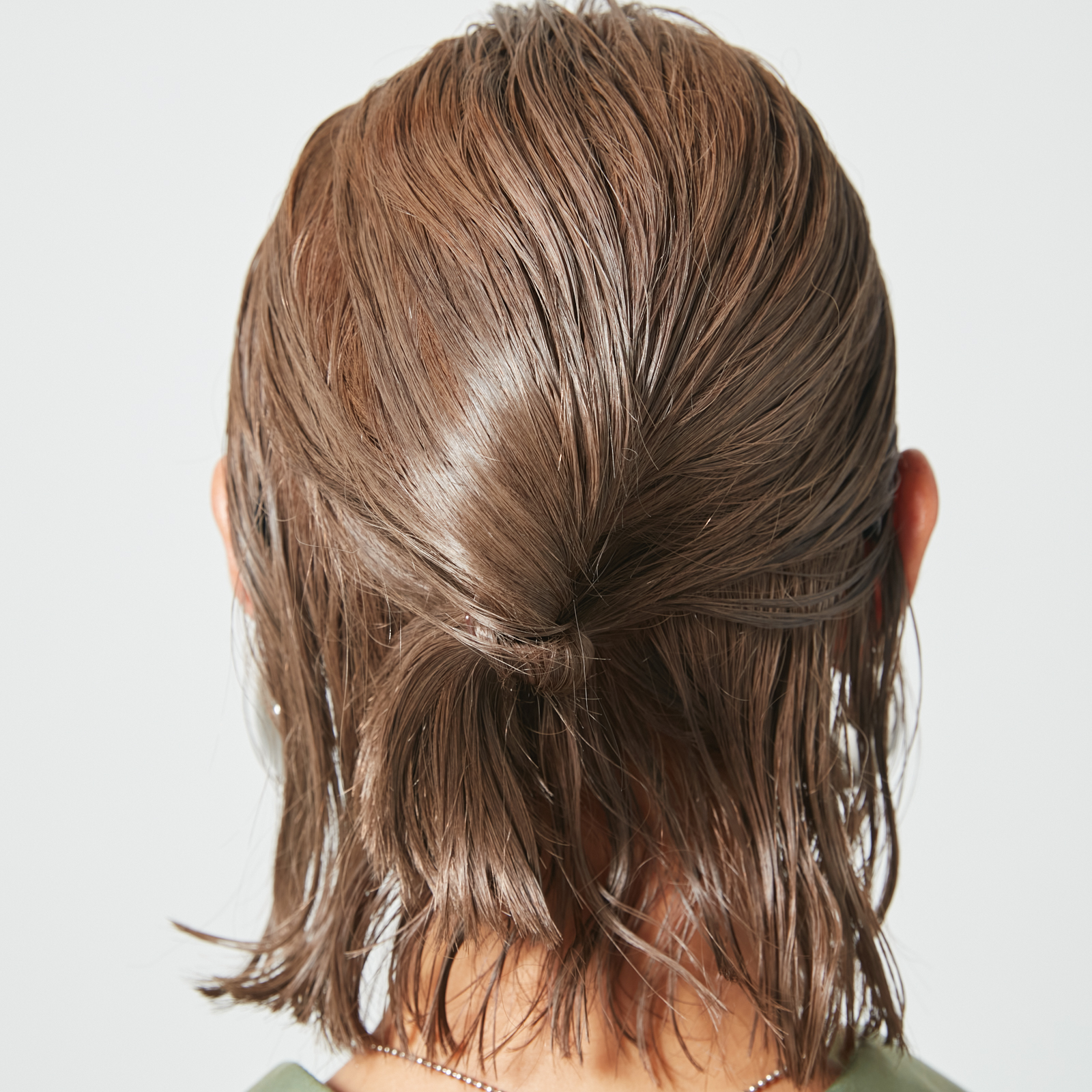 ボブの簡単ヘアアレンジ 華やかまとめ髪が即完成！セレモニーにも使えるVERY