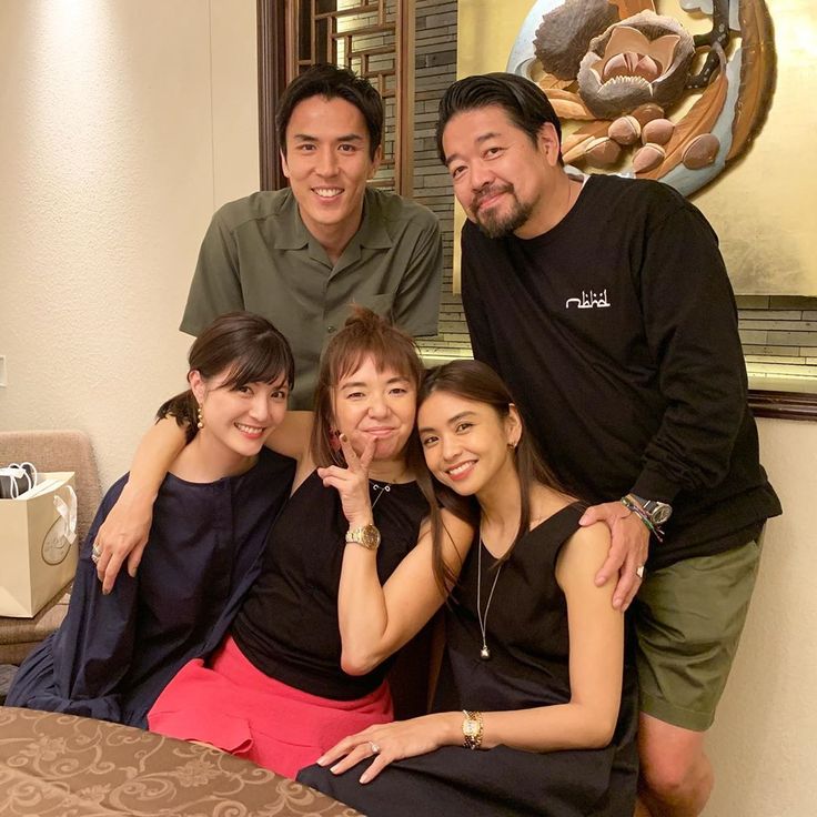 ママたちの卒入服 滝沢眞規子さん『子どもの思う“キレイなお母さん”になるのも楽しいなって思ったんです』VERY