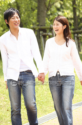 136,797 手をつなぐ カップル Stock Photos, High-Res Pictures, and Images - GettyImagesデート