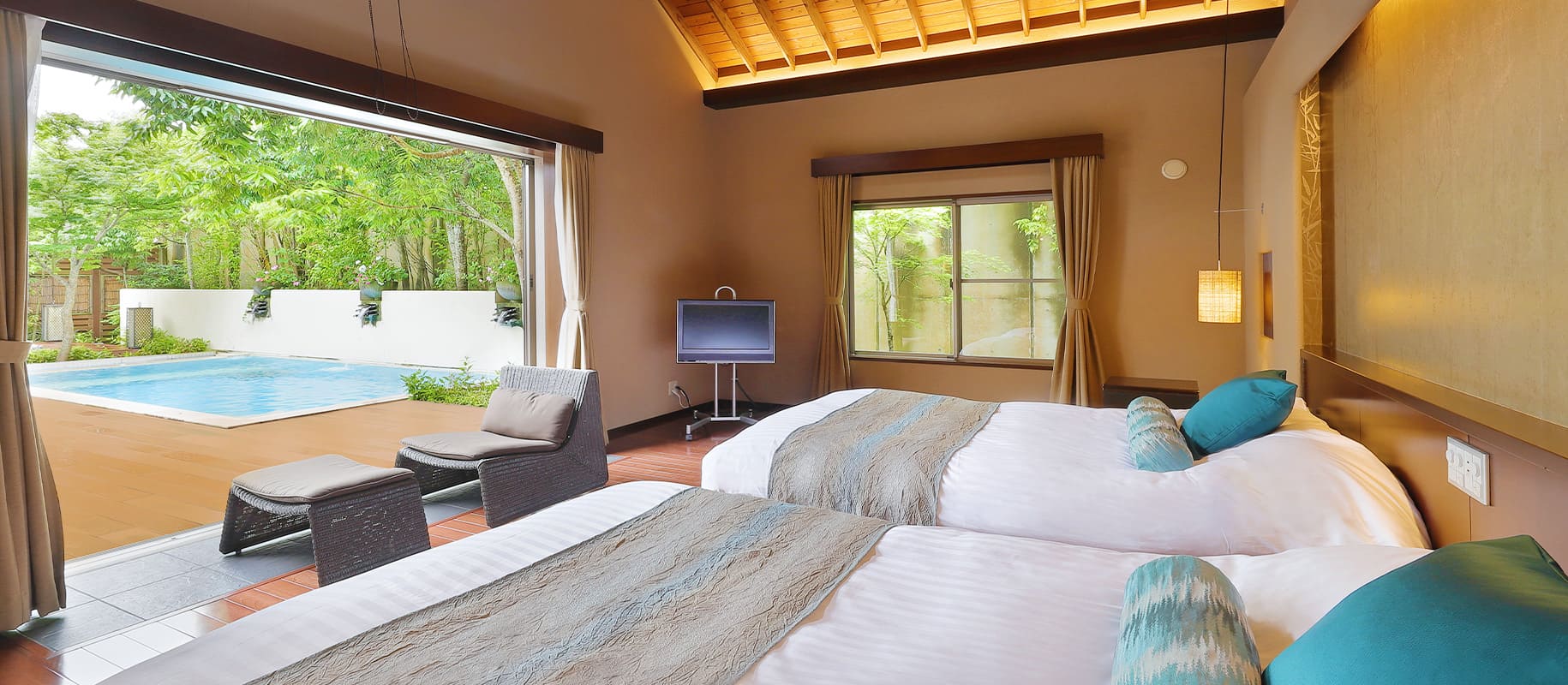 鴨川温泉 別邸 ラ・松廬 -La・Shoro- ③ 専用プール・ジャグジー - 花と野と 温泉宿泊記