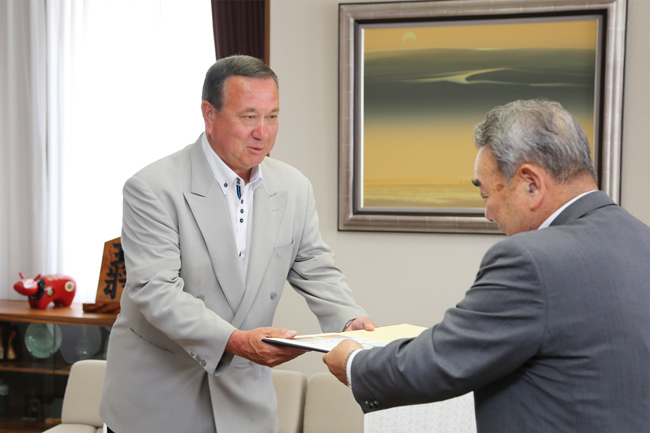 追想録 音羽山貞博さん 元大関・貴ノ浪「かわず掛け」オレだけの奇手 - 日本経済新聞