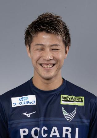 丸高愛実、夫・柿谷曜一朗との8年前結婚式ショット公開「お似合いすぎる」「変わらない」 - モデルプレス