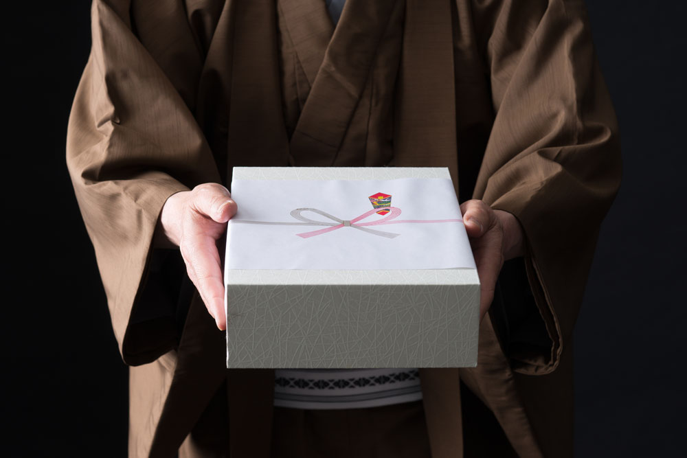 お年賀」の基礎知識＆年始の挨拶に喜ばれるジャンル別手土産36選VERY