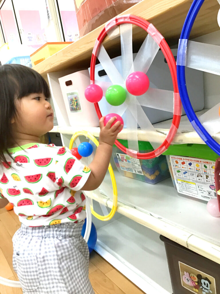 室内遊びの様子 ～1歳児～兵庫県尼崎市の幼保連携型認定こども園夢の園