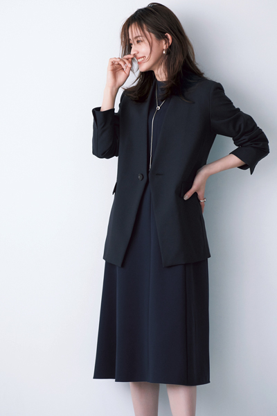 お別れ会・偲ぶ会の服装マナー平服とは？男女別コーディネート解説葬儀の月