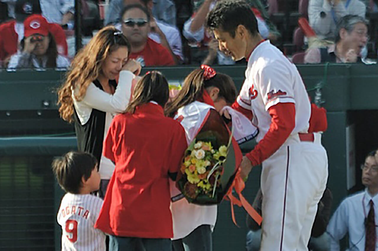 親子揃って可愛い過ぎ」緒方かな子、娘との〝激レア母娘2ショット〟に大反響「やはり似てるね」パパは球界屈指の男前！ 西スポWEBOTTO! ｄメニューニュース NTTドコモ