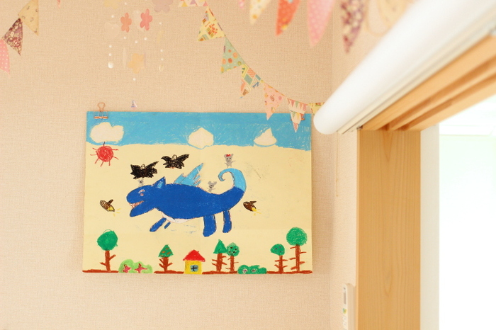 小さな芸術家さんも喜ぶ！子どもの絵の飾り方アイデアRoomClip mag暮らしとインテリアのwebマガジン