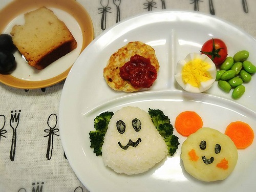 2歳誕生日ごはん, うちごはん, アンパンマン, キャラプレート, グルメ, パーティー飾り付け, ブログ, 手作り, 誕生日ケーキたまゆら食つづり