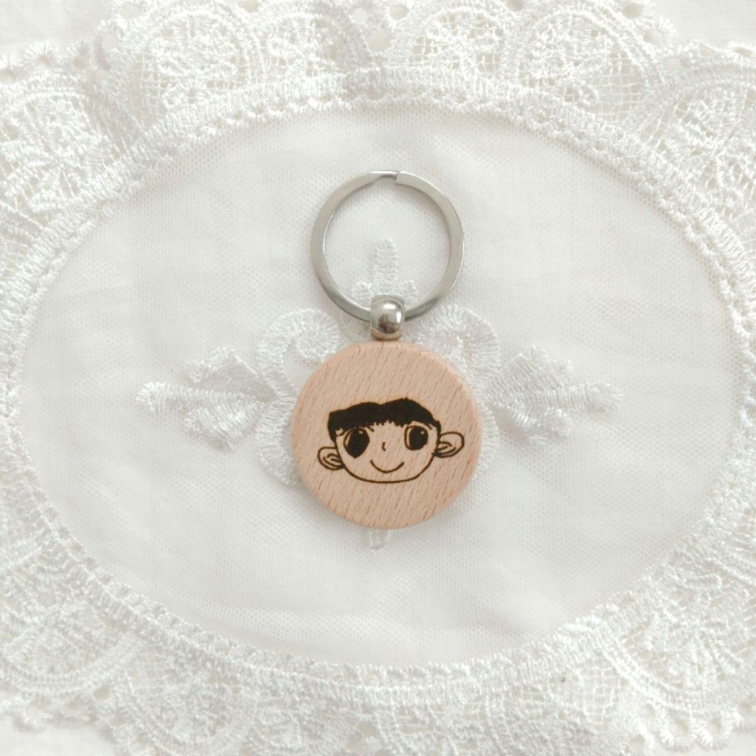 父の日のギフトに、子供の書いた似顔絵入のハンカチやキーホルダーがおすすめな理由。アンシャンテラボ公式オンラインストア