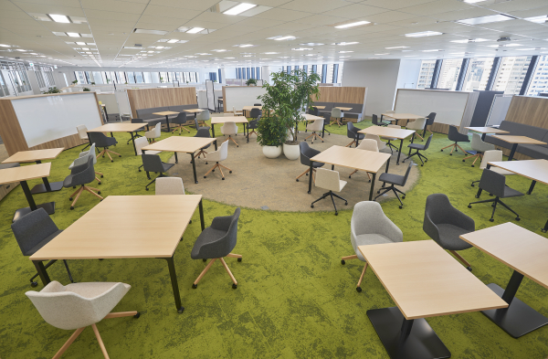 ファミレス席 ファミレスブース があるオフィス特集 - ハイッテ by 株式会社IPPO