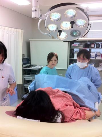 出産シーン 誕生の瞬間！助産院での自然分娩！壮絶！陣痛〜出産リアル映像 重度知的障害+自閉症 Birth at a traditionalJapanese maternity home - YouTube