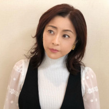 大塚寧々：“奇跡の52歳”に照れ笑い「ちょっと汗が」 美肌キープの秘訣も -