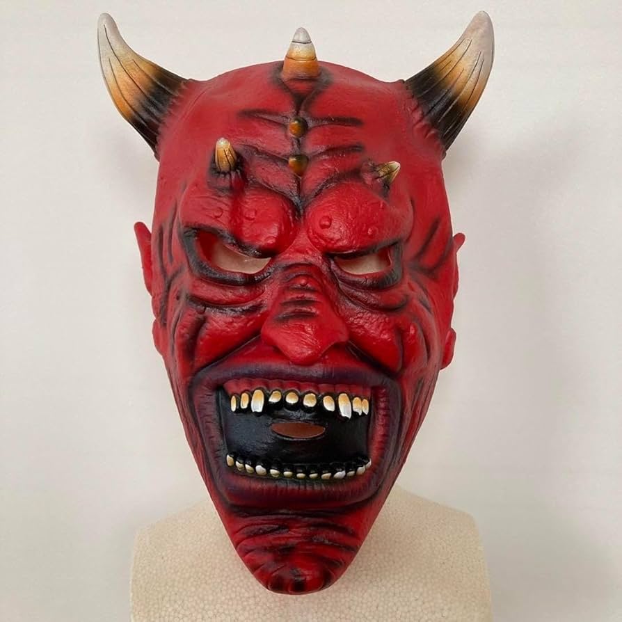 家の中まで入ってきた鬼につまかり、叫び声を上げる子ども - 鬼に追われ「怖いよ」 息災祈る「獅子回し」 うきは市樫ケ平集落 -写真・画像 1 1西日本新聞me