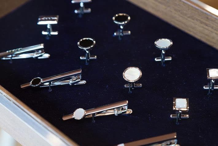 結婚式におすすめしたいカフリンクス - ザ トリート ドレッシングウエディングドレスのレンタル・購入