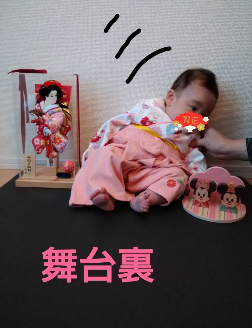 今年最初の商品 羽子板のご案内です🎍 女の子の赤ちゃんの初正月のお祝いとして 羽子板飾りが贈られる風習があるそうです。 羽子板には魔除けのお守りの意味があり、また羽は邪気を撥ね除けるなど、無病息災への様々な願いが込められているそうです。 羽子板飾りは一年中