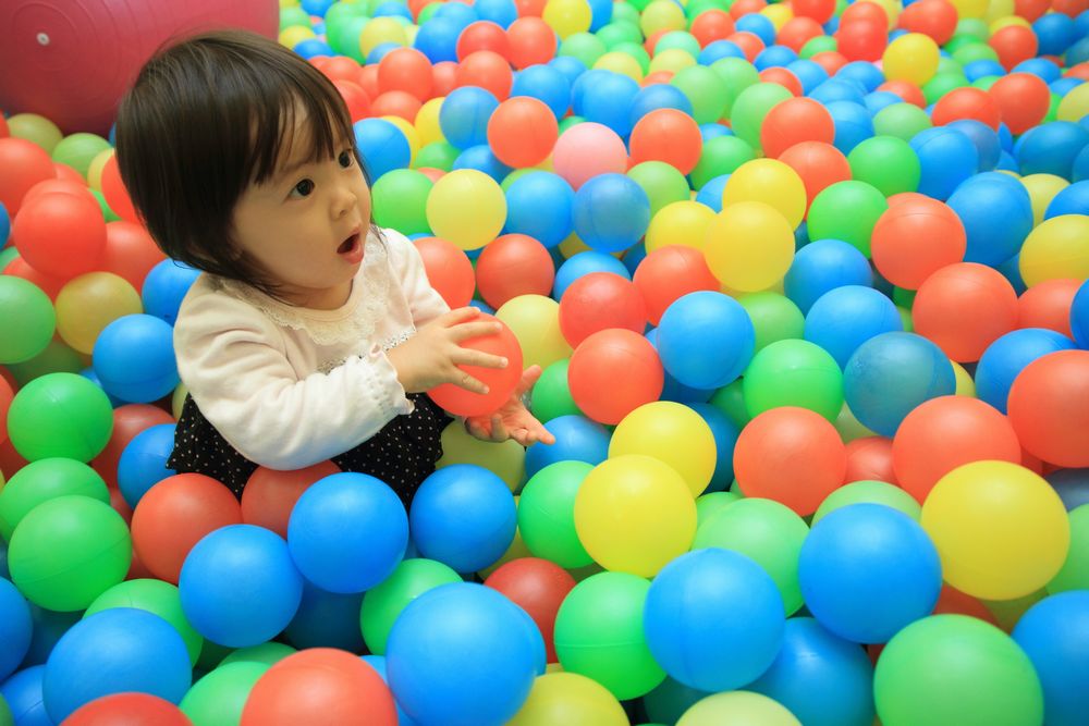 親子でふれあい遊びをする大切さ