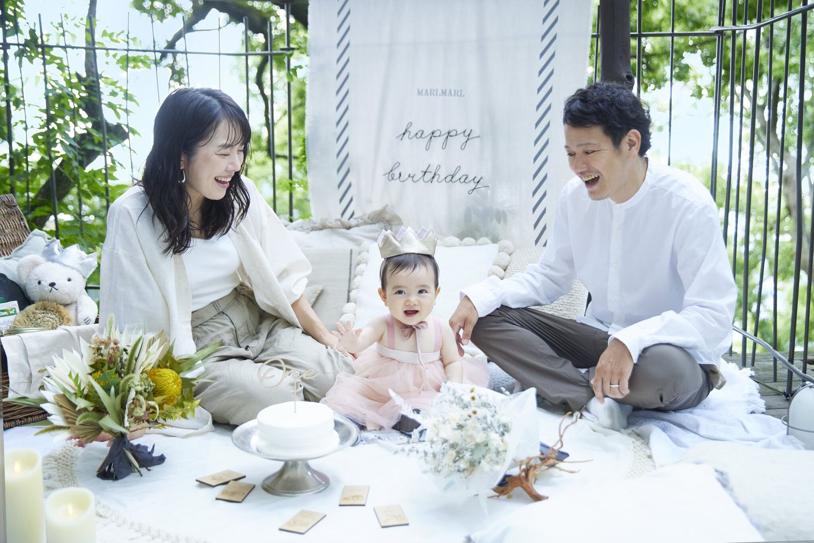 1歳バースデーロケフォト🎈 宮古島で撮影⛱️ 高い高いでニコニコがかわいいふーちゃんお気に入り👶🏻♥️ Photo by @hkkkkrnsama1歳1歳誕生日1歳バースデー1歳バースデーフォトfirstbirthdayfirstbirthdaydecorバースデーフォト誕生日フォト