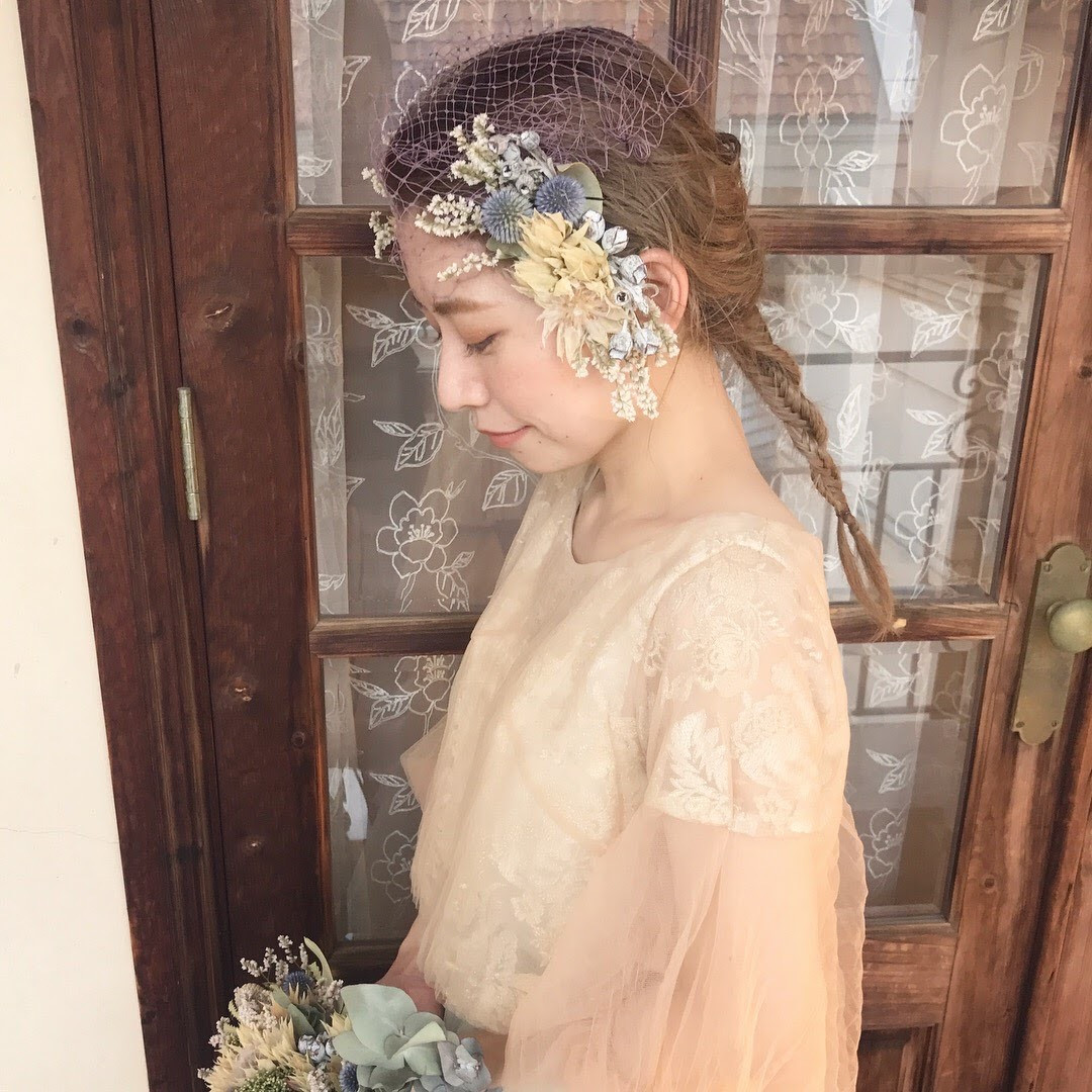 2025年版 結婚式のお呼ばれヘアセット25選 3つの髪型マナ