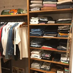 ファミリークローゼットを約1年使って気づいたメリットデメリットと、実例写真。失敗しない間取り作りむいむいのマイホームづくり