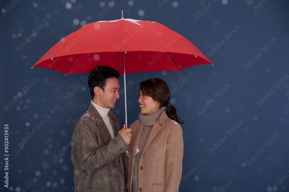 雑学 相合傘で愛が溢れる！ カップルで一緒に使いたい傘４選 - おすすめ旅行を探すならトラベルブック TravelBook