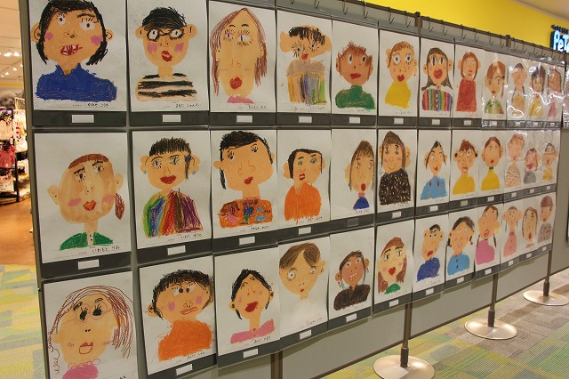 イオン家族の似顔絵展フォトアルバム社会福祉法人「ふくじゅ会」あすなろこども園