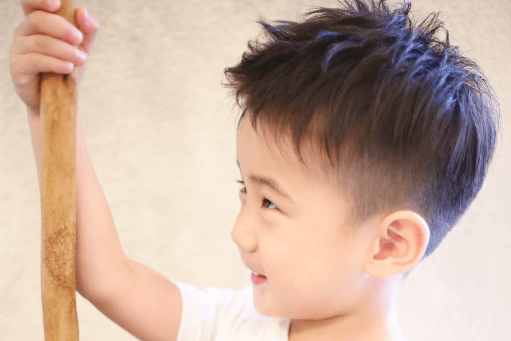 こどもの髪型 アシメソフトモヒカンチョキ友こども専門美容室チョッキンズキッズサロンCHOKKIN'S