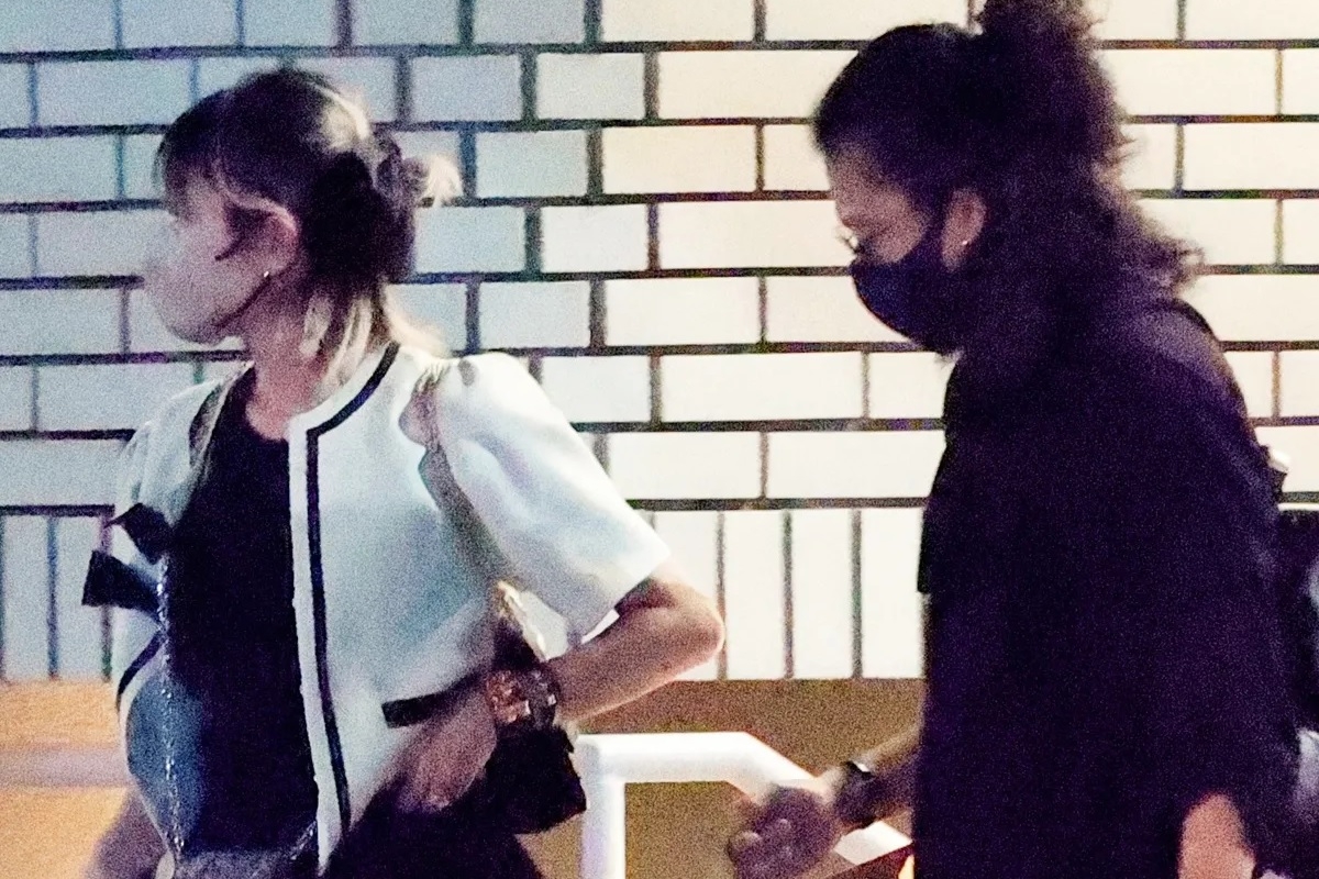 山田優、父親＆夫・小栗旬の兄とのゴルフ姿公開！「みなさん脚長い」「センス良くてカッコ良い」の声 - スポーツ報知