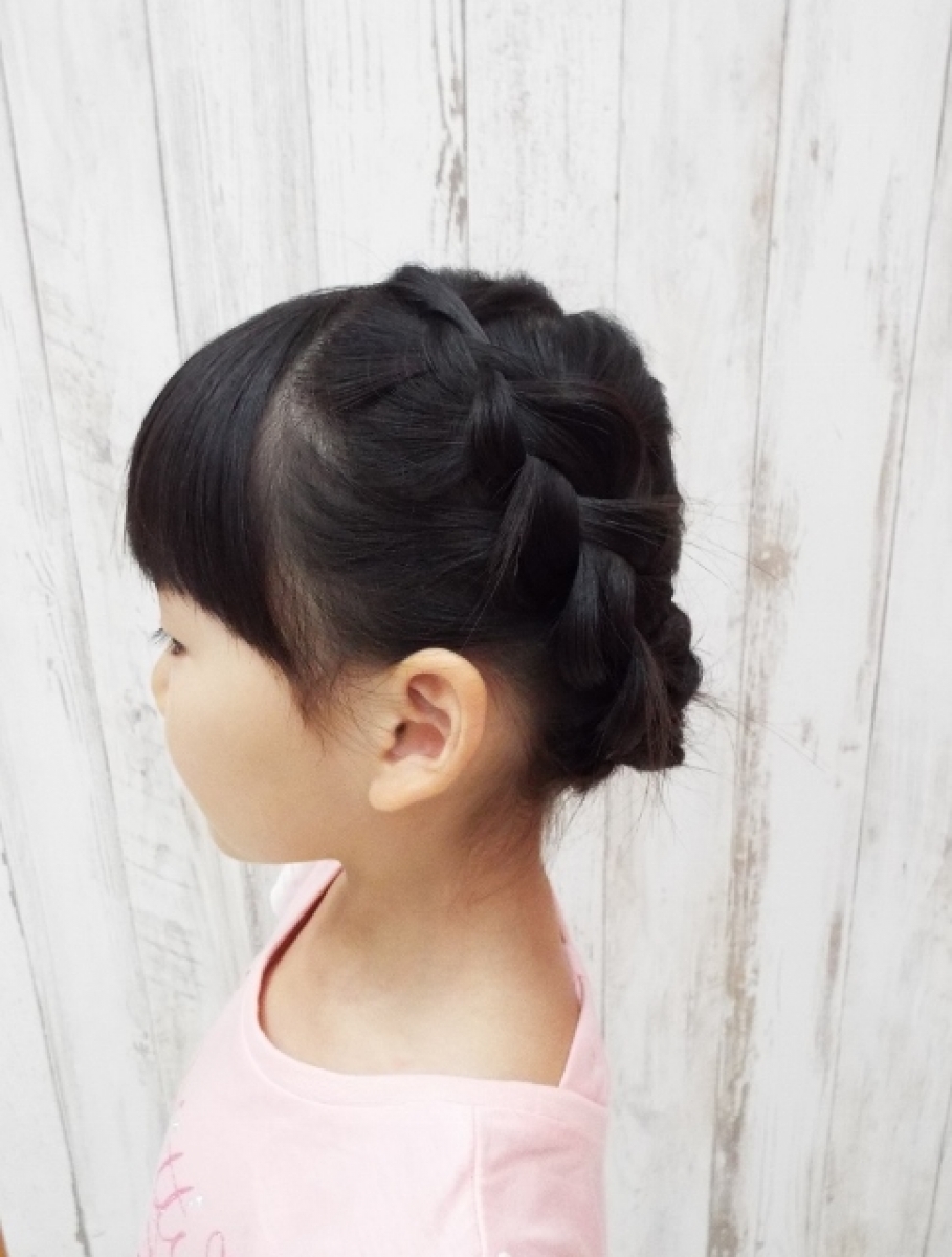 簡単エルサ風髪型アレンジ〜子供向け特集