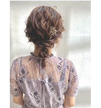 2024夏 結婚式はセルフで華やかに！ミディアムの簡単ヘアアレンジ22選表参道・青山・銀座・柏の美容室 ENOREヘアサロンエノア